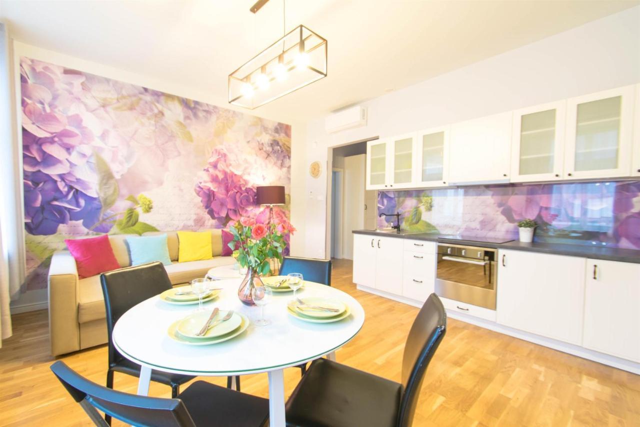 Krupnicza Modern Old Town Apartments - By Upstairs كراكوفيا المظهر الخارجي الصورة