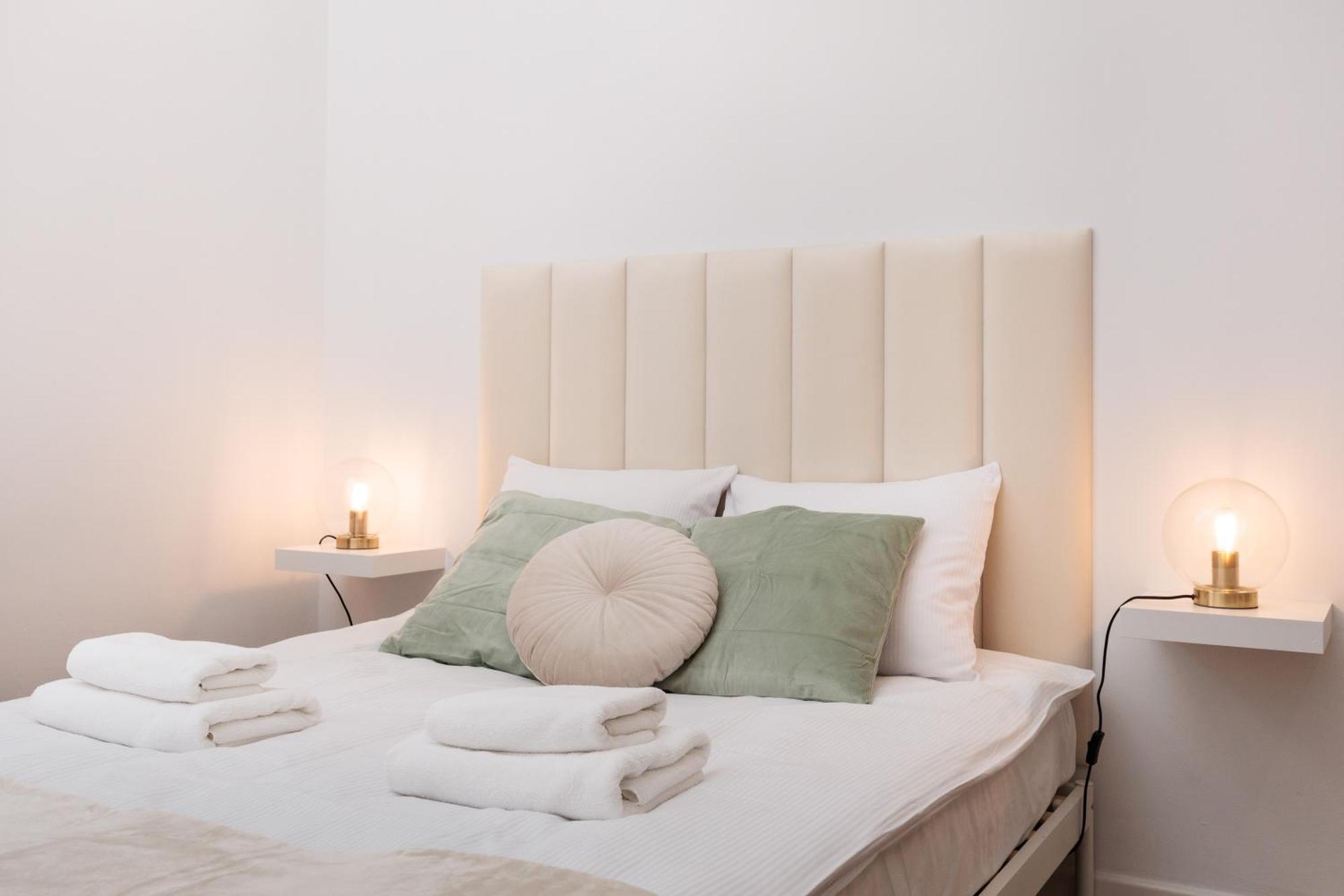 Krupnicza Modern Old Town Apartments - By Upstairs كراكوفيا المظهر الخارجي الصورة